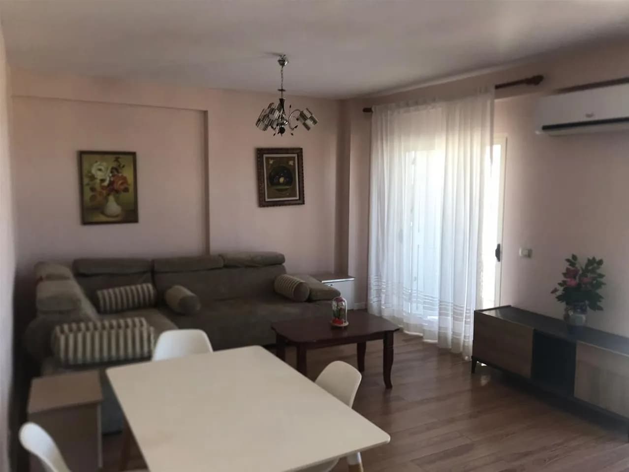 Apartament 2+1 me qira në Vila Zogu, Durrës