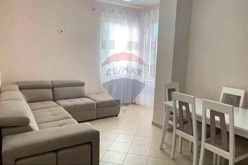Apartament 1+1 me qira në Rruga Sotir Caci, Tiranë