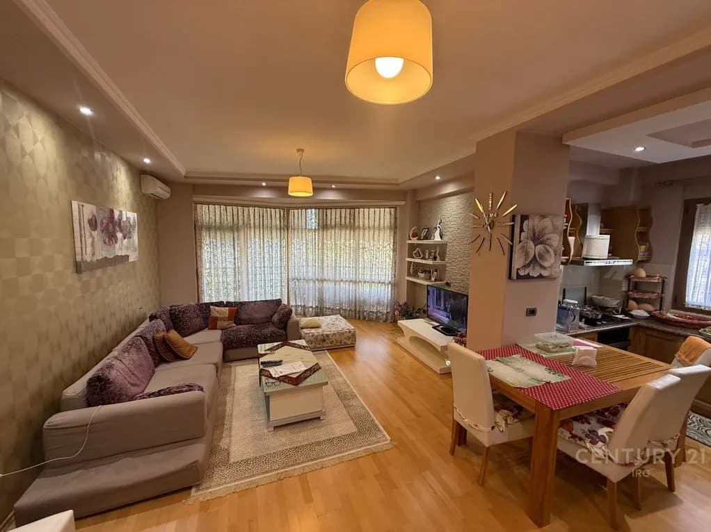 Apartament 2+1 në shitje në Maternitetit të Ri, Tiranë