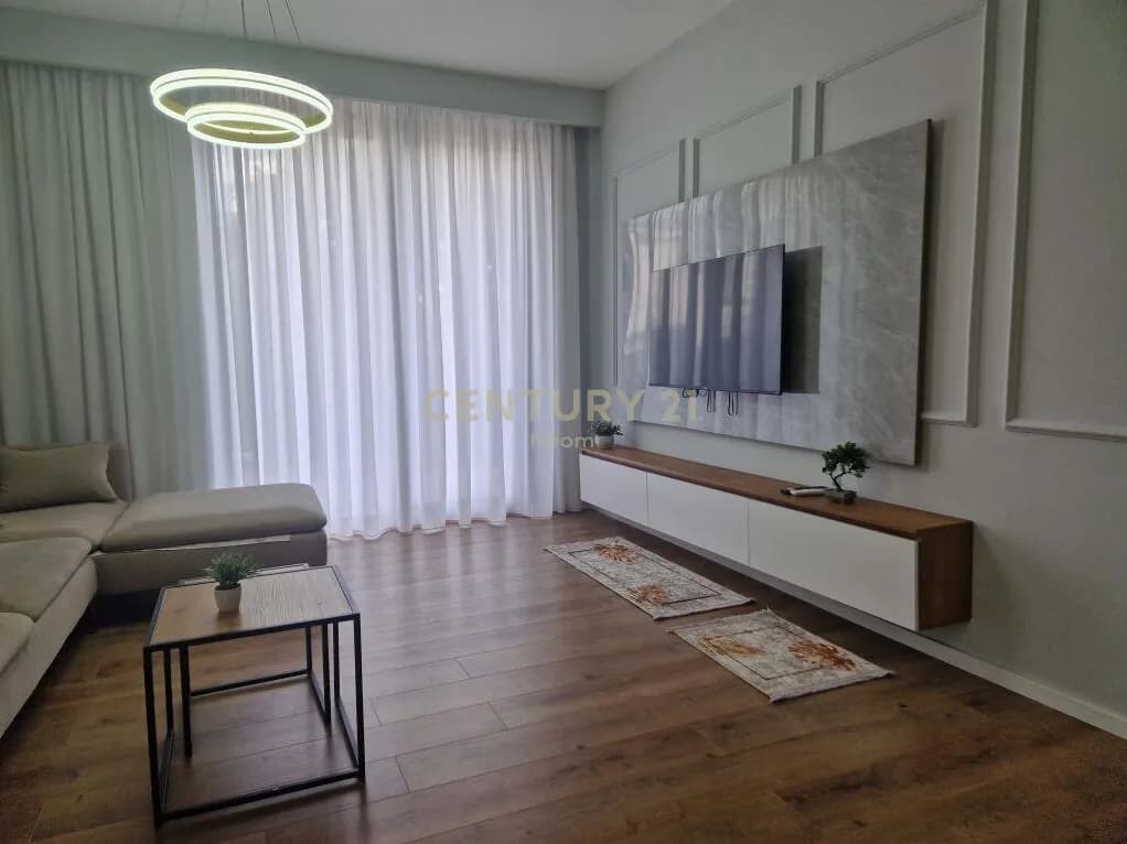 Apartament 1+1 në shitje tek Pazari i Ri, Tiranë
