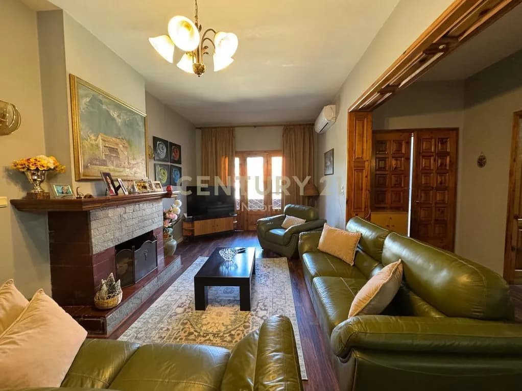Vilë 6+1 në shitje në Siri Kodra, Tiranë