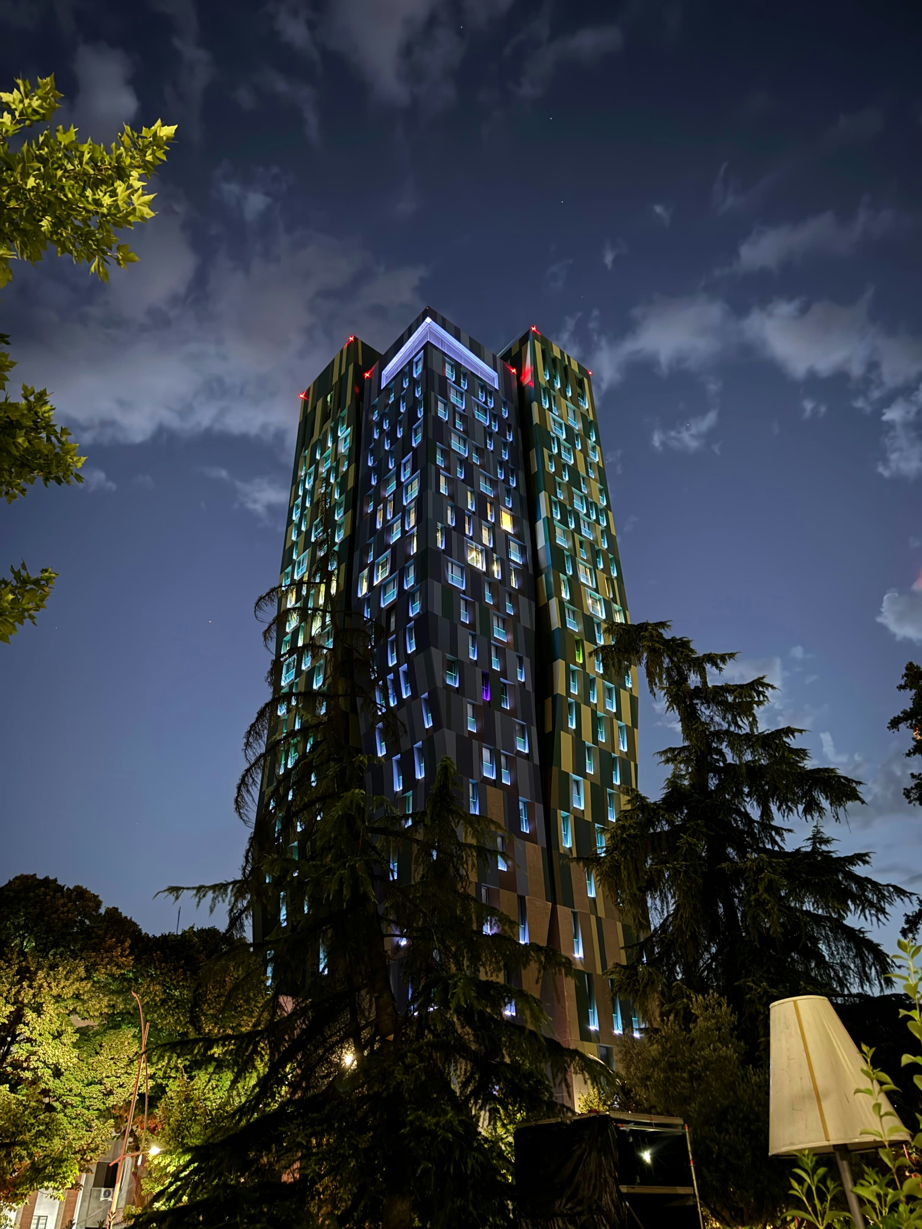 Modern apartment buildings and houses in Tiranë showcasing beautiful real estate properties