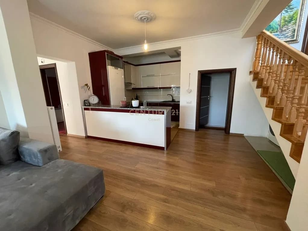 Vilë 3+1 në shitje në lagjen 'Partizani', Vlorë
