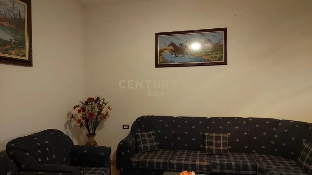3-bedroom private house for sale in Oborr, Patos