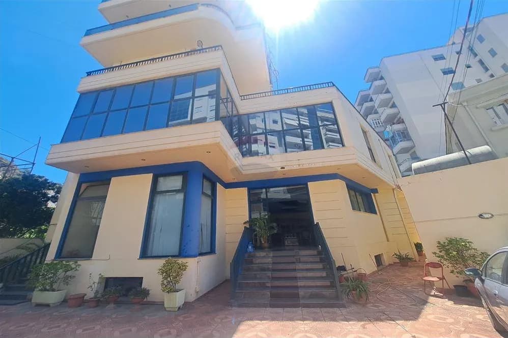Dyqan me qira në Gjimnazit Ali Demi, Vlorë