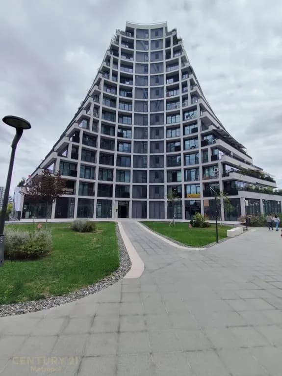 Image of a property with details: Zyrë me 2 ambiente me qira në Liqeni i Tiranes, Tirane