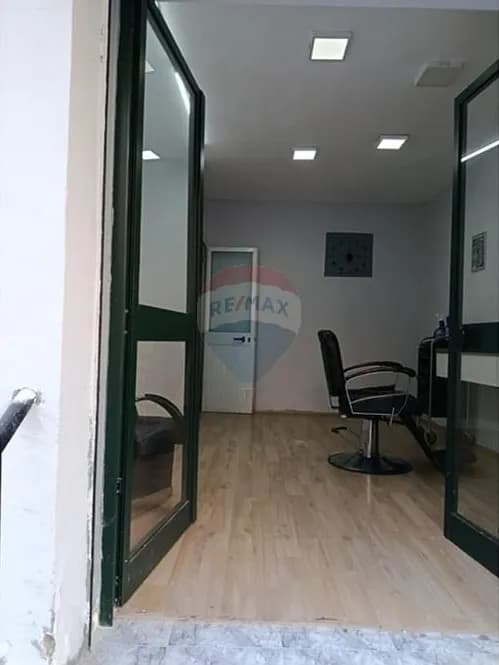 Dyqan në shitje në Myslym Shyri, Tiranë