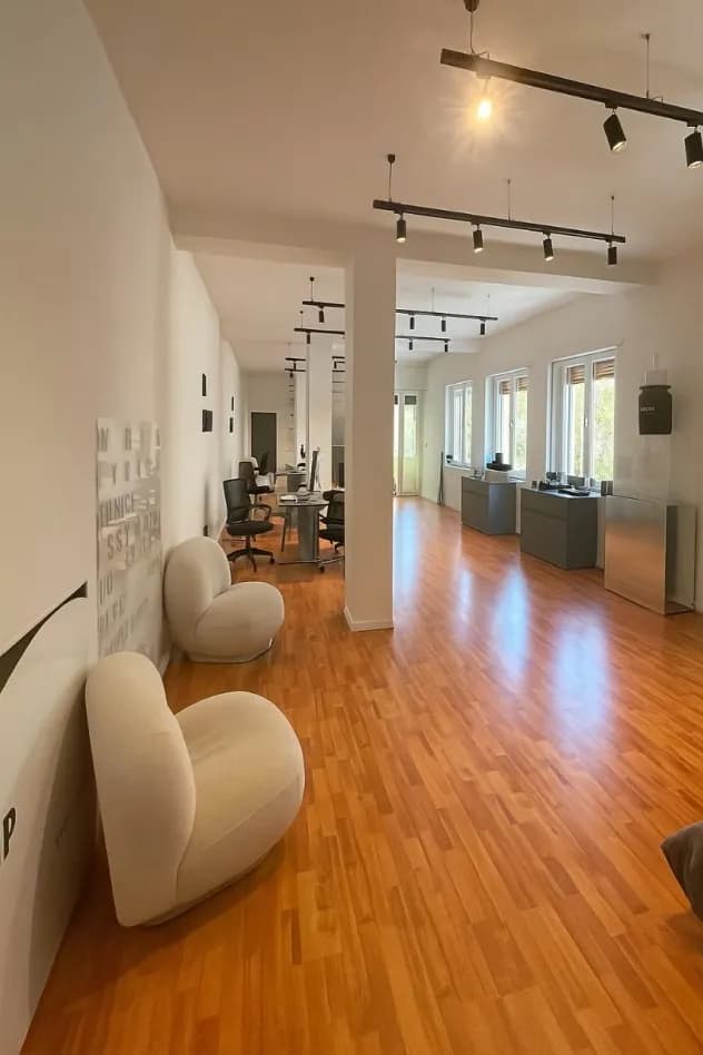 Image of a property with details: Office for rent in rruga vaso pasha, Tirane