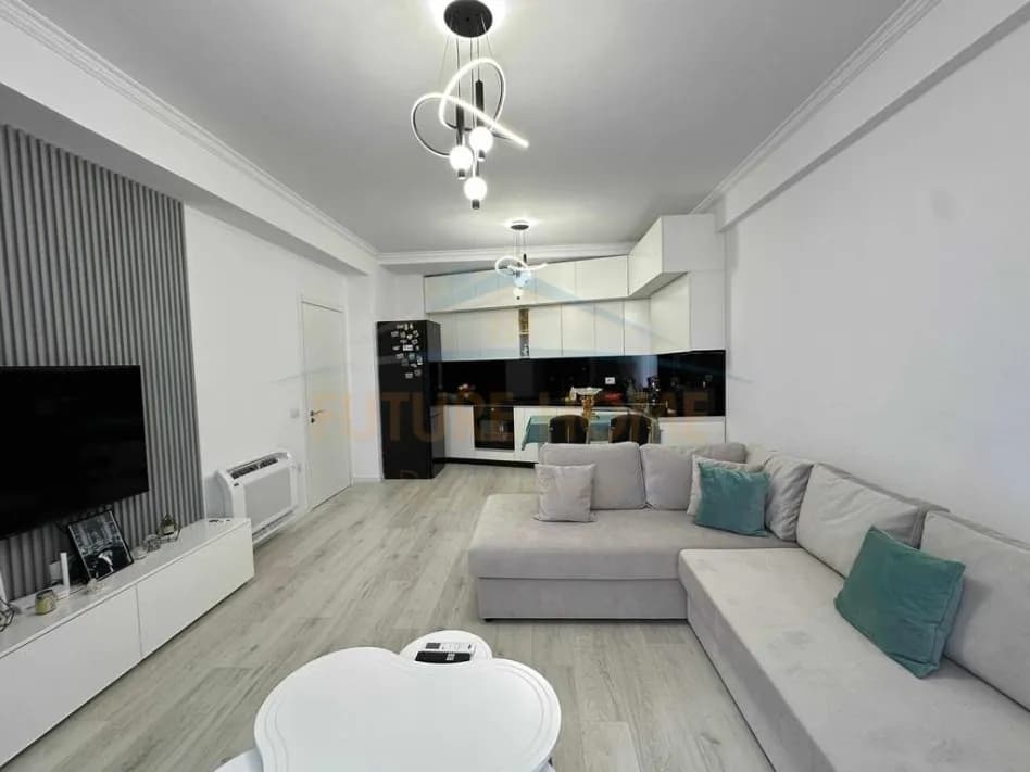 Apartament 2+1 me qira në Unaza e Re, Tiranë