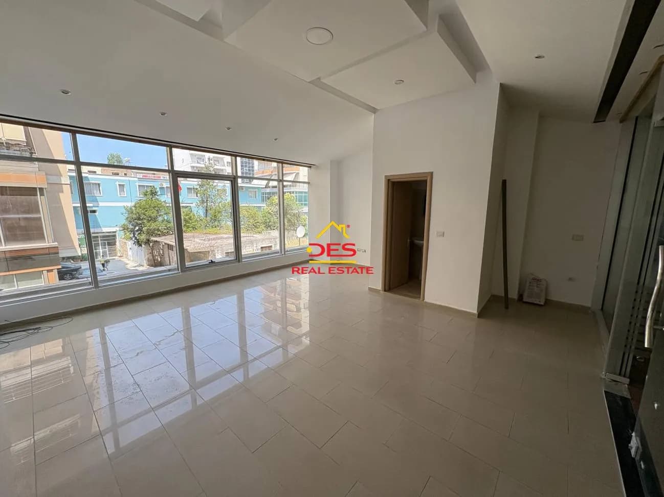 Commercial property for sale in supermarket Conad, Vlore