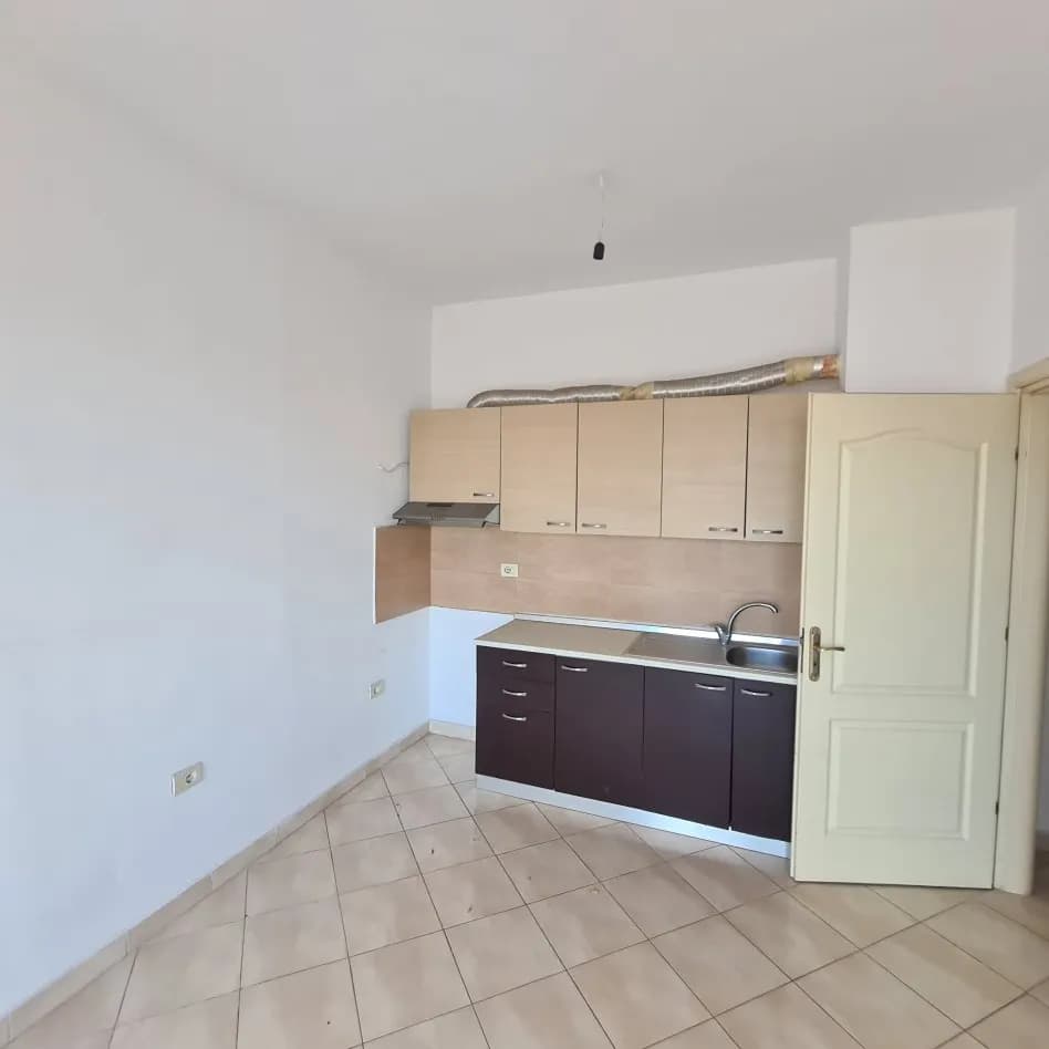 Apartament 1+1 me qira në njesise bashkiake12, tirane