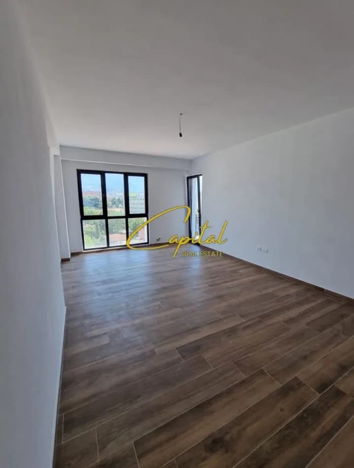 Image of a property with details: Zyrë me qira në Drejtoria Policise, Tiranë