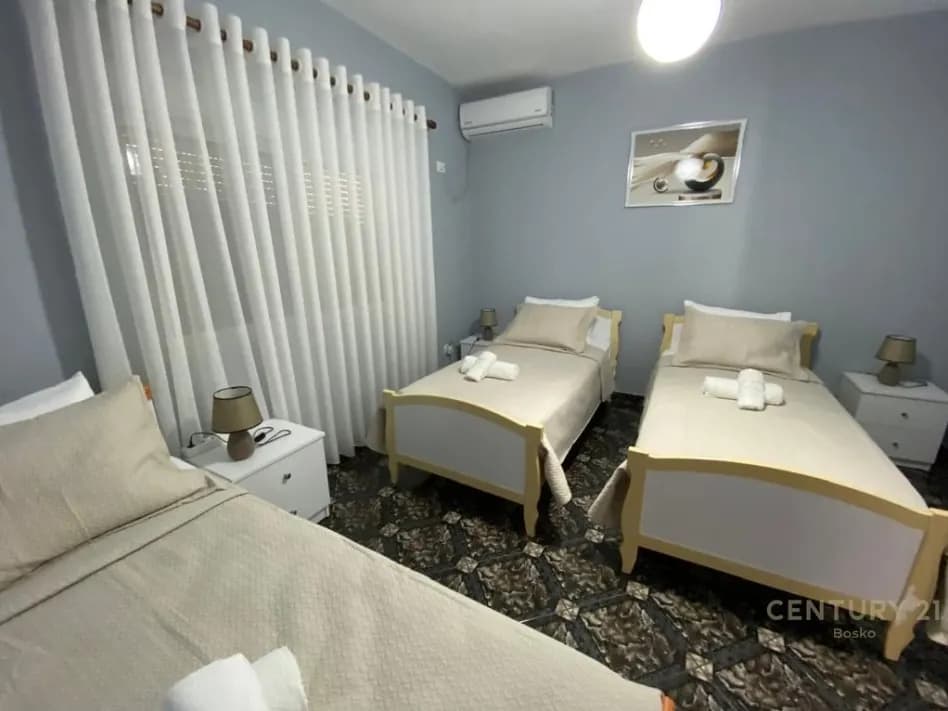 Vilë me qira në Shk. Qazim Turdiu, Tiranë