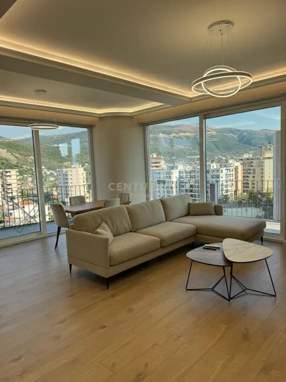 Apartament 2+1 në shitje në Lungomare, Vlorë