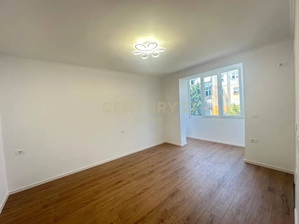 Apartament 1+1 në shitje në Myslym Shyri, Tiranë