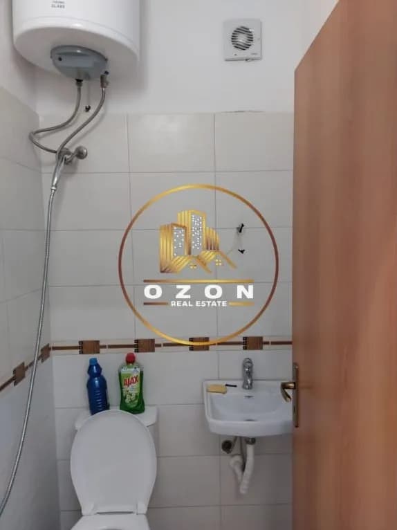 Shitet dyqan në Elbasan, rruga Rinia