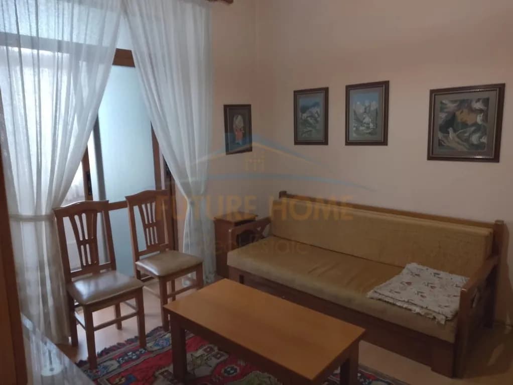 Apartament 2+1 në shitje në Lagjia 8, Korçë