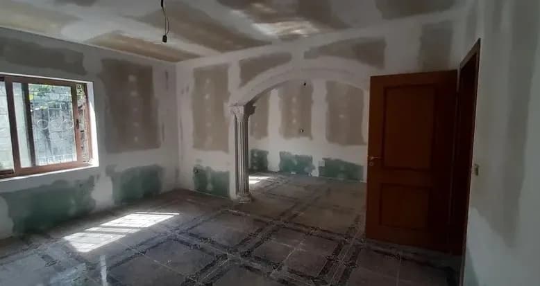Shtëpi private 3+1 në shitje në rruga kryesore unaza e tepes, Shkodër