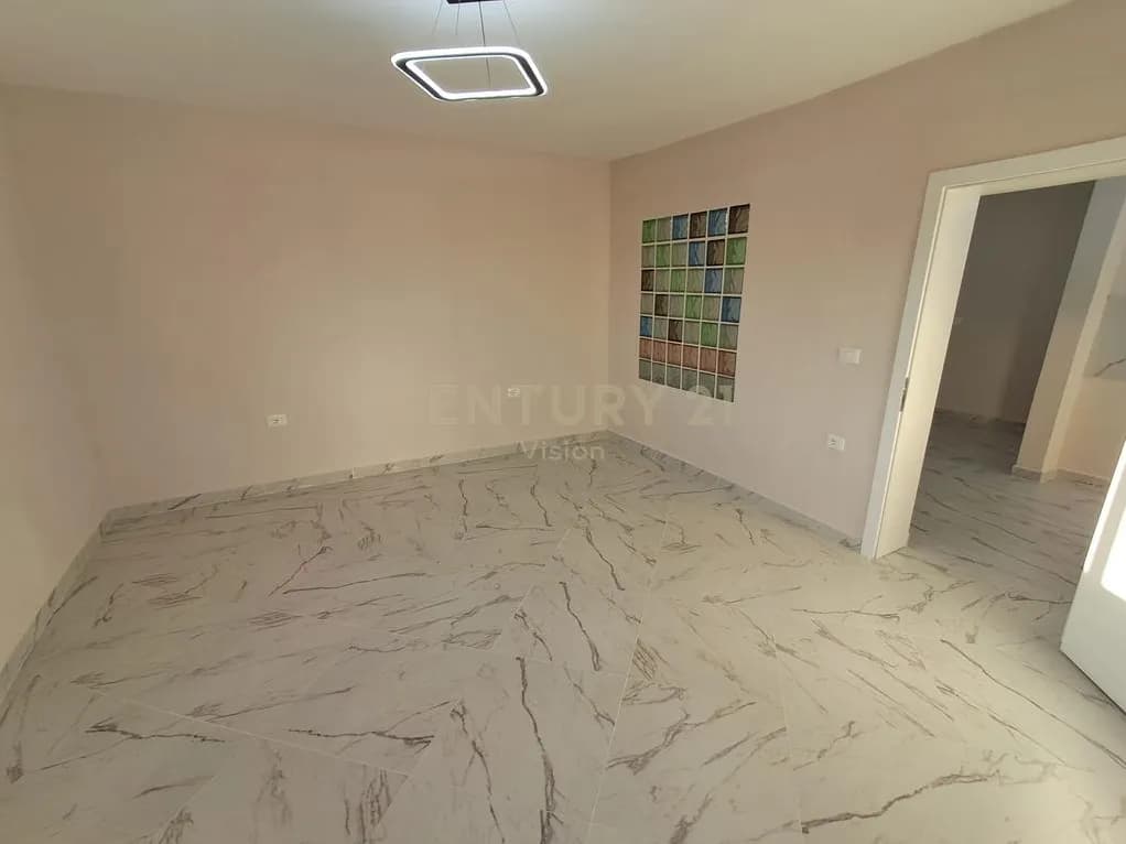Apartament 2+1 në shitje në Isa Boletinit, Shkodër