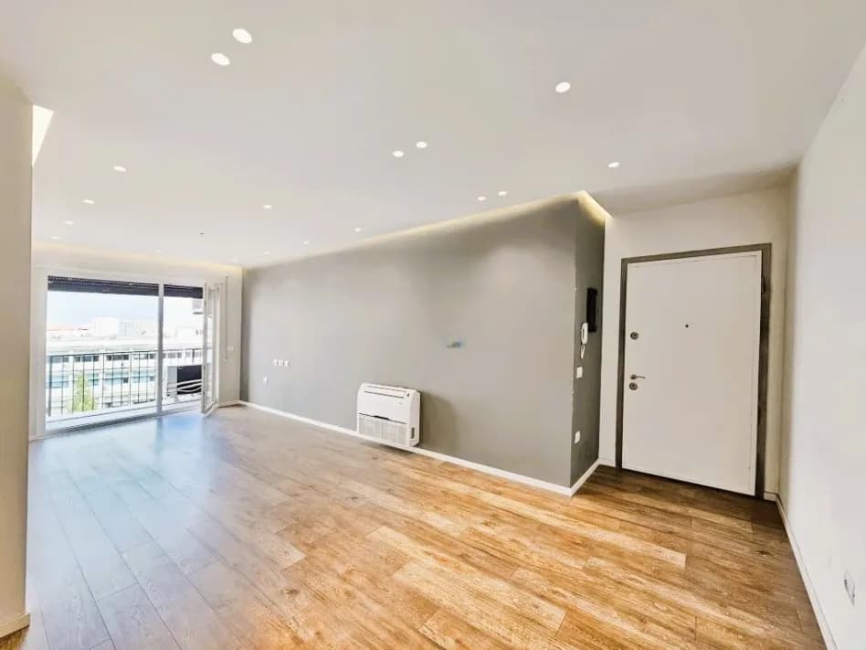 3-bedroom apartment for sale in Hotel Mondial, Tirane