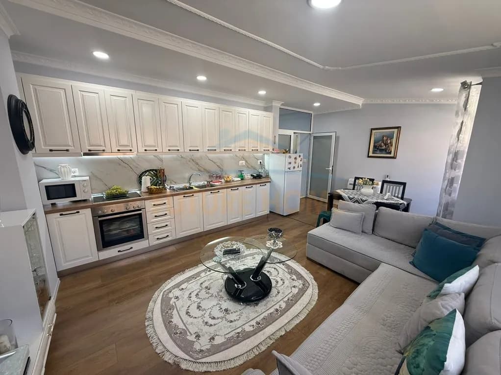 Apartament 2+1 në shitje në lagjia 16, Korçë