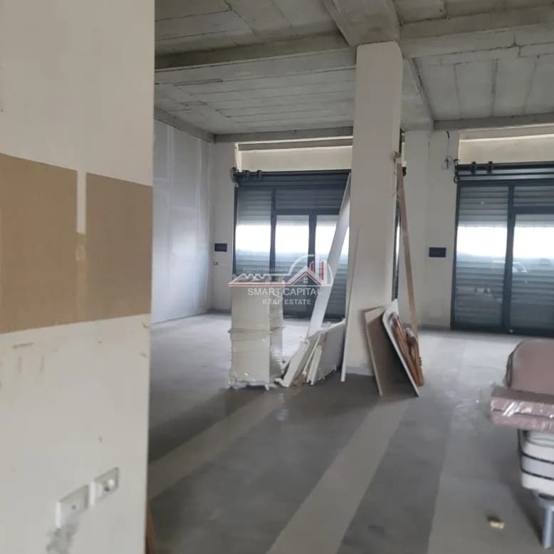 Lokal me qira në rrugën Sazani, Vlorë