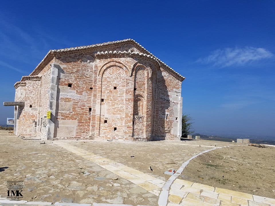 Modern apartment buildings and houses in Roskovec  showcasing beautiful real estate properties