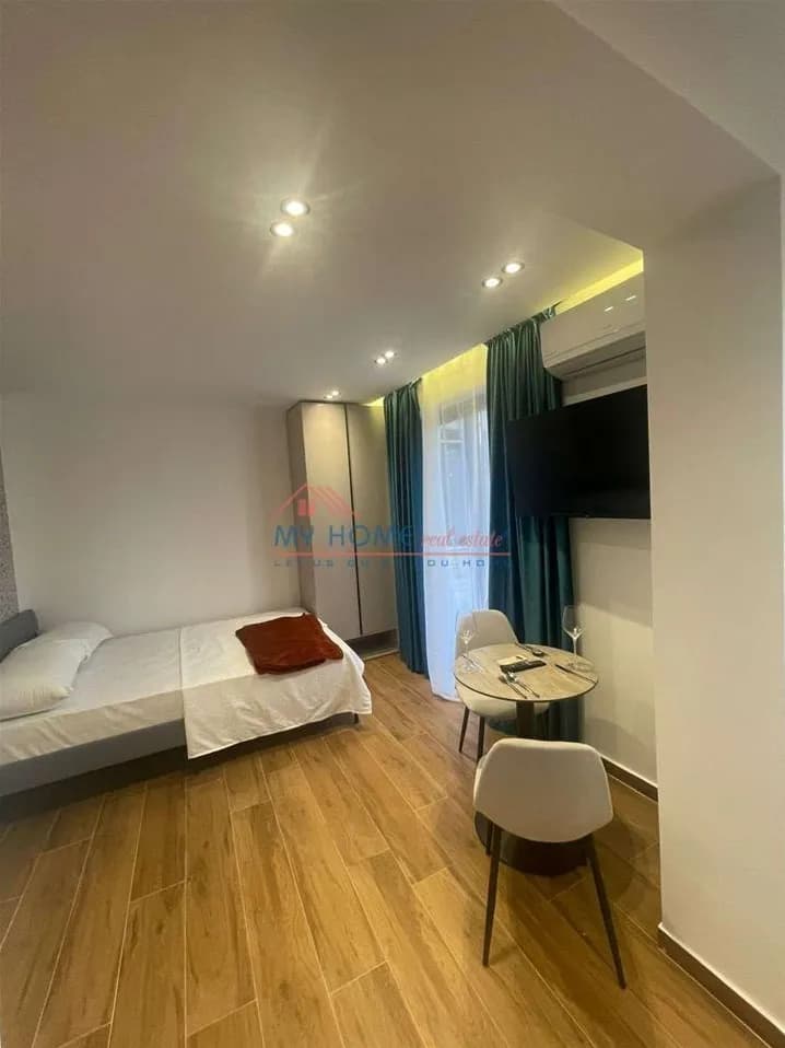 Apartament 1+1 në shitje në Sheshi Willson, Tiranë