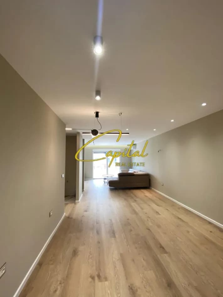 Apartament 2+1 në shitje në Unazën e Re, Tiranë