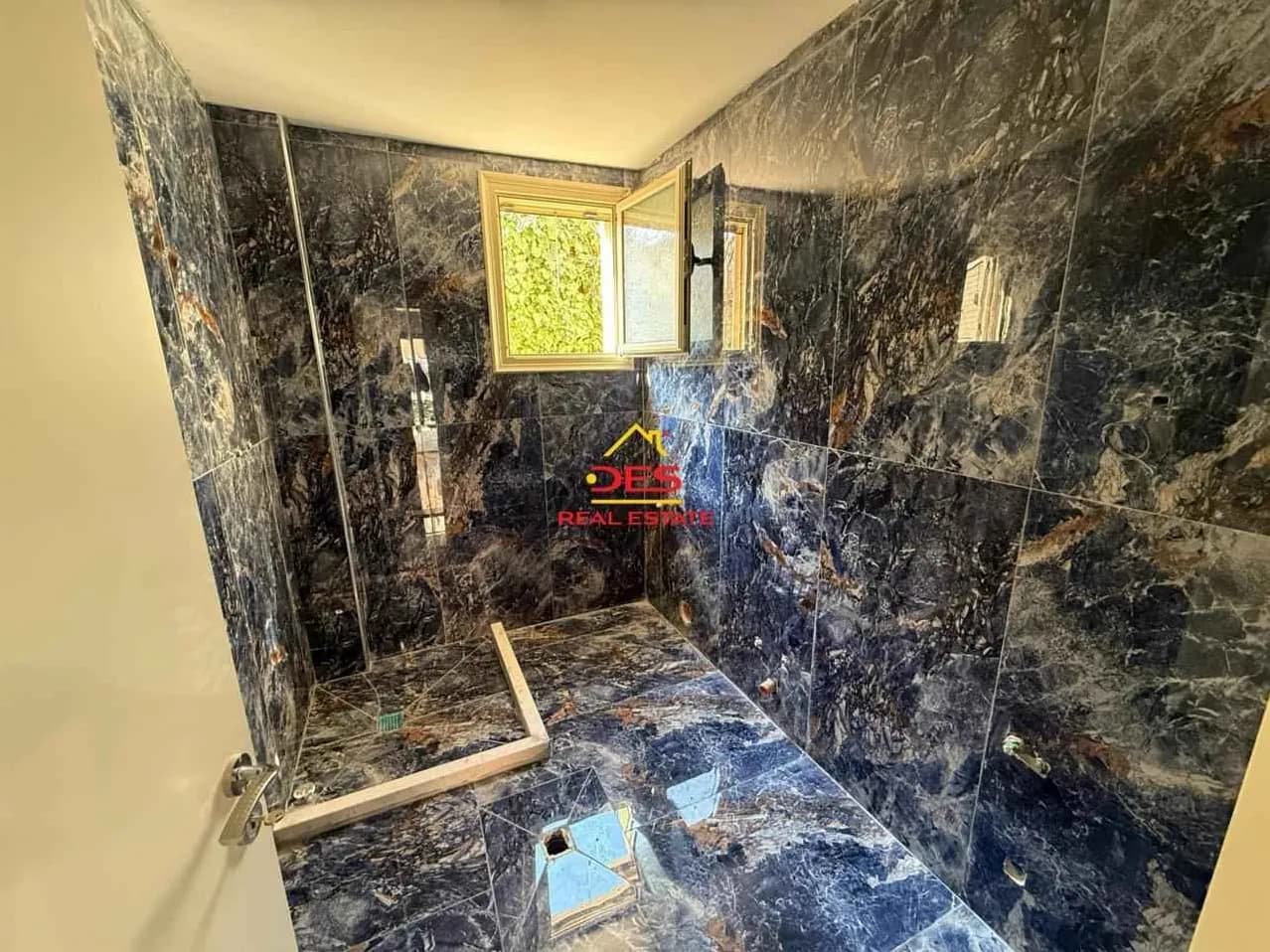 Vilë 4+1 në shitje në Rruga Sokrat Leka, Vlorë