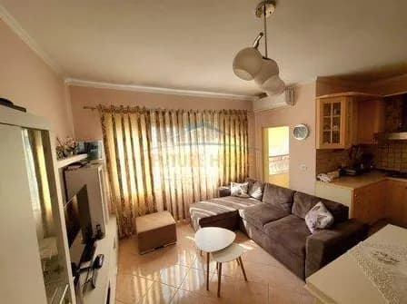 Apartament 2+1 në shitje në Rrugën e Durrësit, Tiranë
