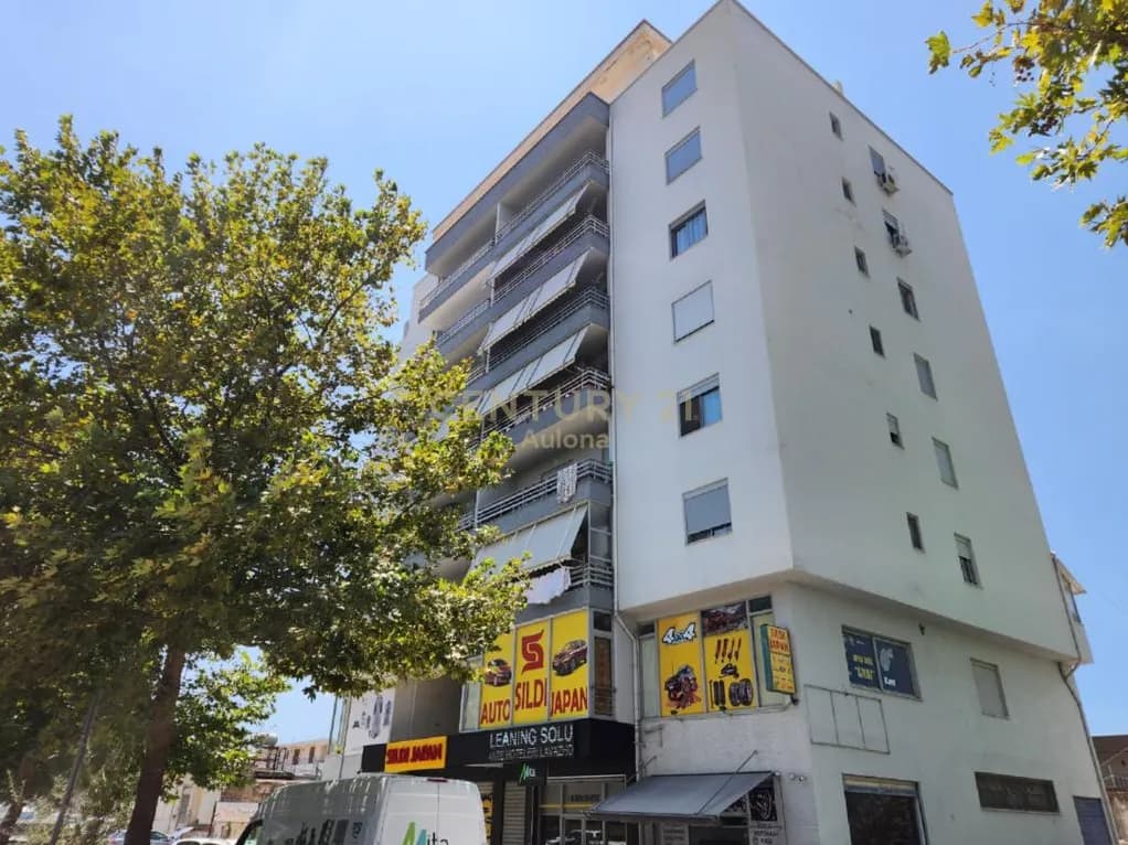 Dyqan me qira në transballkanikes, Vlorë