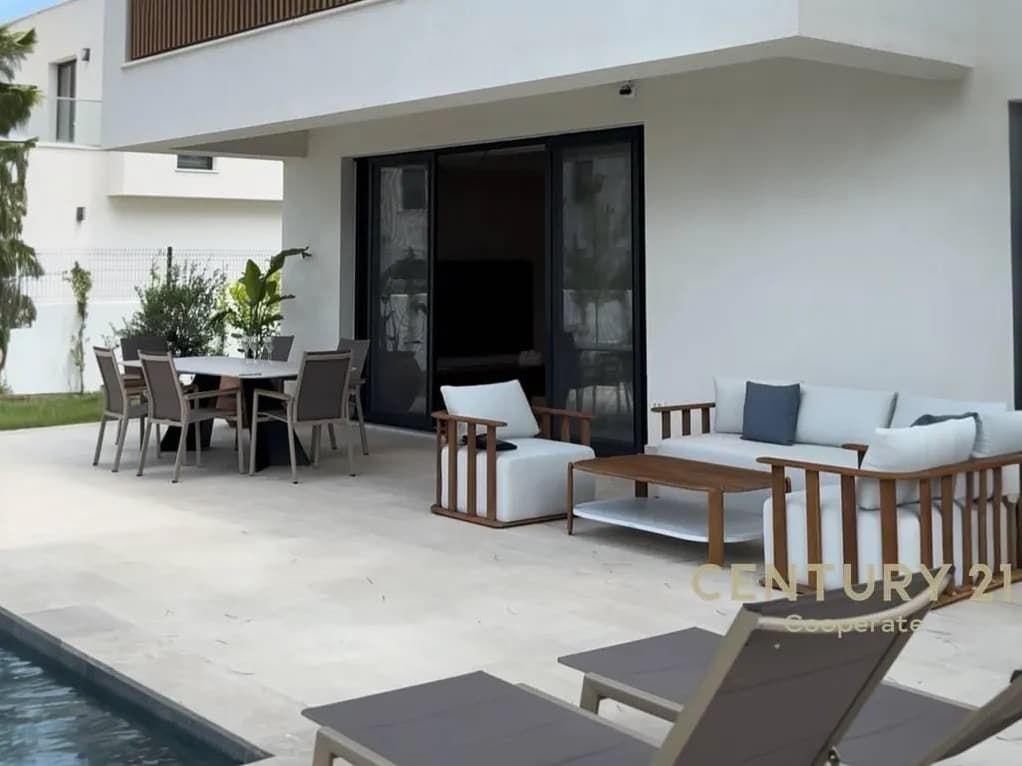 4-bedroom villa for sale in Gjiri i Lalzit, Tirane