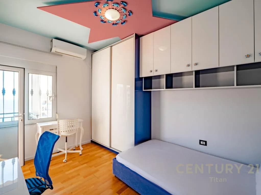 3-bedroom apartment for sale in the center of Saranda, Sarandë