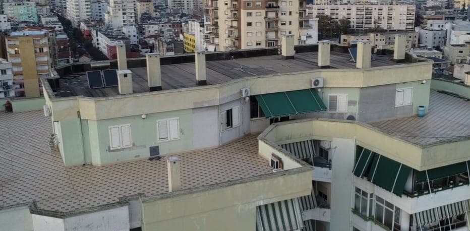 Apartament 8+2 me qira i ri, i mobiluar me tarrace dhe panel diellor në Rruga Filonid Durrsaku, Durrës, 350m²
