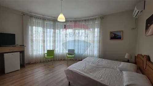 Vilë 8+1 në shitje në Rruga Gjergj Kastrioti, Vlorë