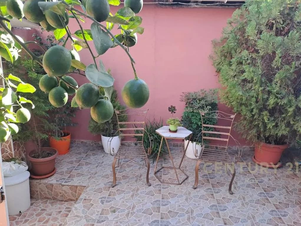Vilë 3+1 në shitje në Rruga Sefer Efendiu, Durres