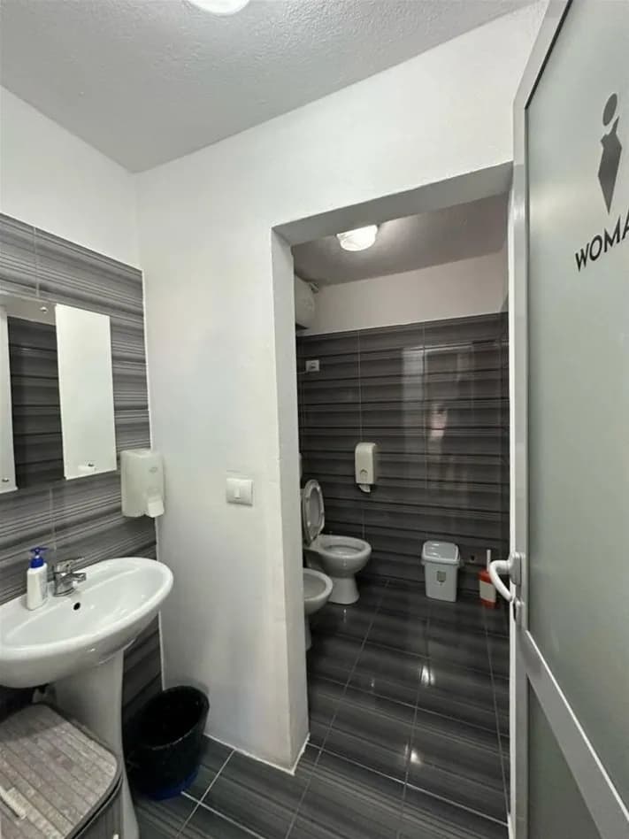 modal image