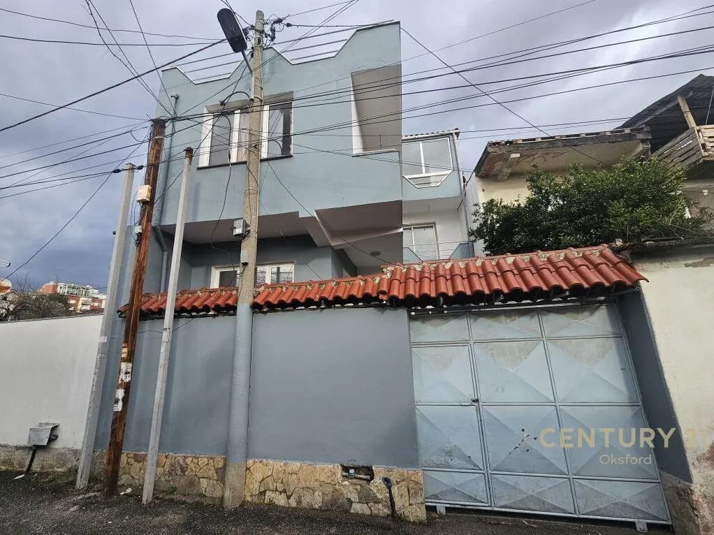 Vilë në shitje në Ali Demi, Tiranë